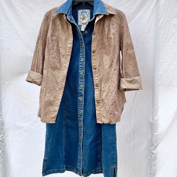 Western Paisley Print Tan and Burgundy Button Down Tortoise Shell Cotton Shirt - Picture 5 of 5